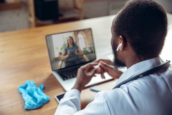 A Psychiatrist advising an online client