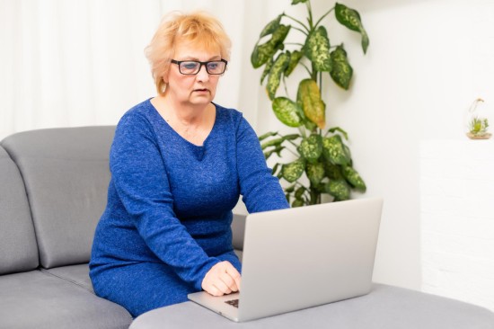A lady taking online therapy