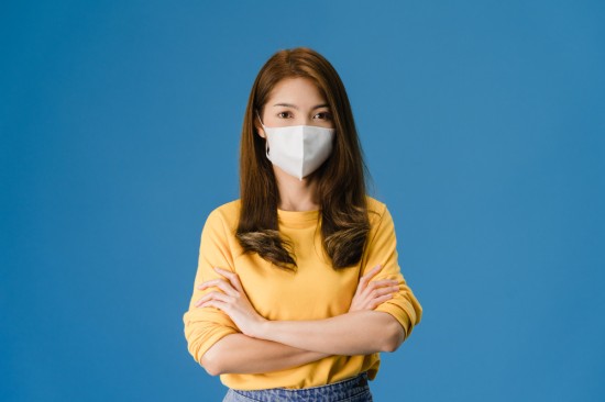 A lady with a mask