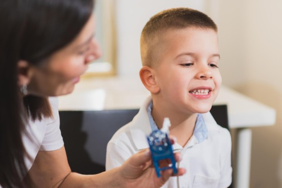 Do boys talk later than girls? Speech therapy helps the child